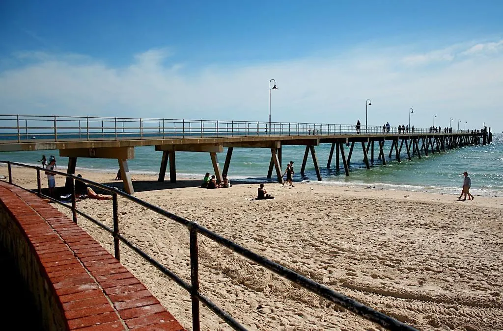 Glenelg Beach Hostel-1